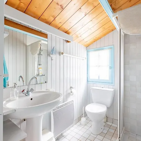 200m De La - Maison Pour 8 Personnes