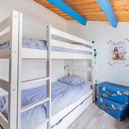 200m De La - Maison Pour 8 Personnes